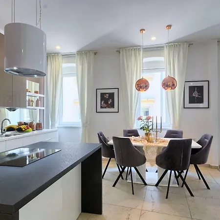 Hedone Luxury With Free Parking Apartment Pula