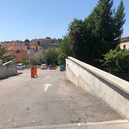 Hedone Luxury With Free Parking